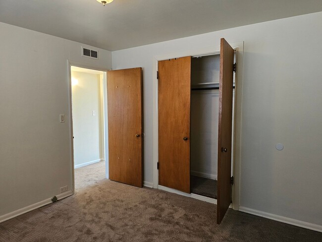 Building Photo - 1535 Hot Springs Ave