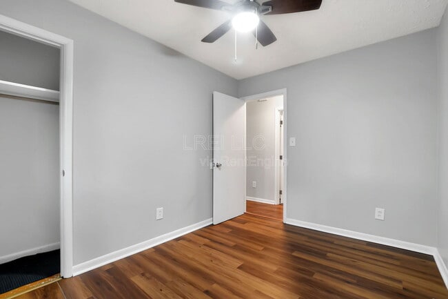 Building Photo - 8001 Bluebonnet Rd