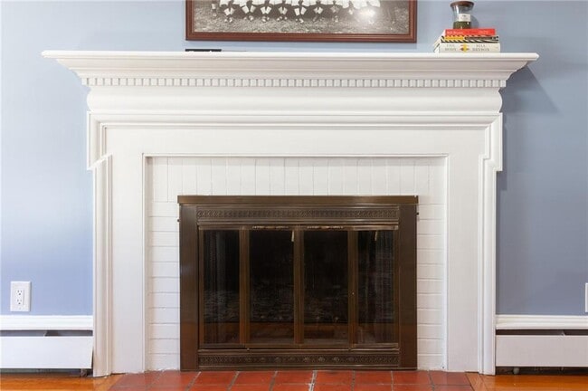 Building Photo - 470 Elmgrove Ave