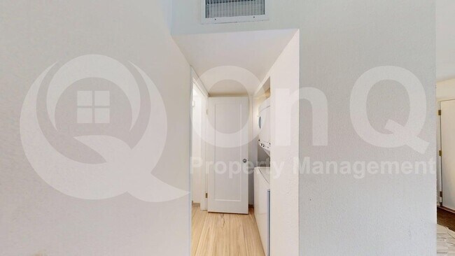 Building Photo - 1154 N 85th Pl