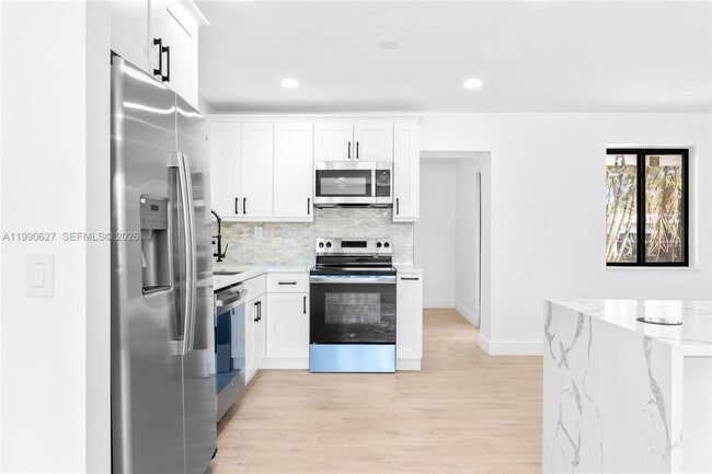 Building Photo - 14171 SW 37th Ct