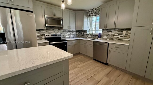 Building Photo - 2811 NW 26th Ave