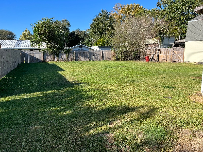 Building Photo - 309 Desire St