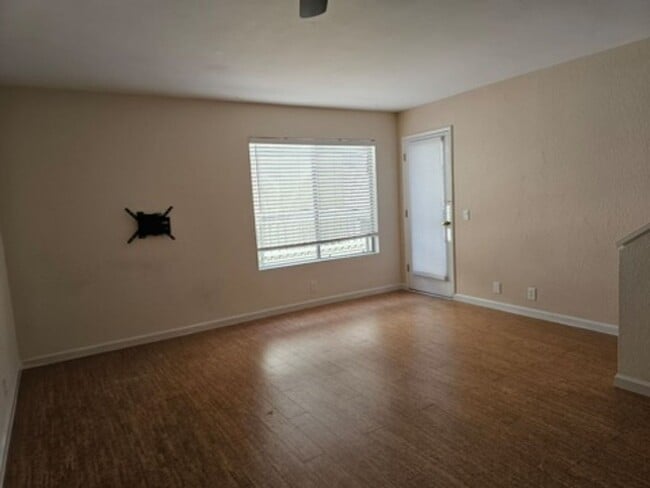 Building Photo - 1BR/1BA CONDO with GARAGE and PARKING in SAN DIEGO available NOW!