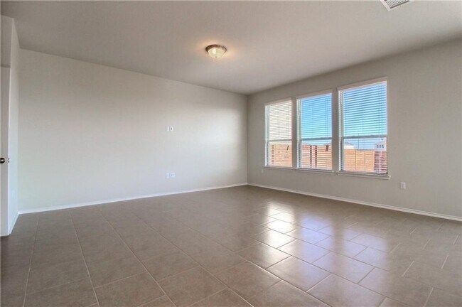 Building Photo - 13909 Osmarea Dr