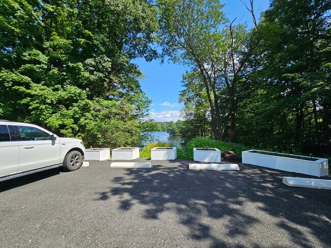 Building Photo - 205 Catlin Rd