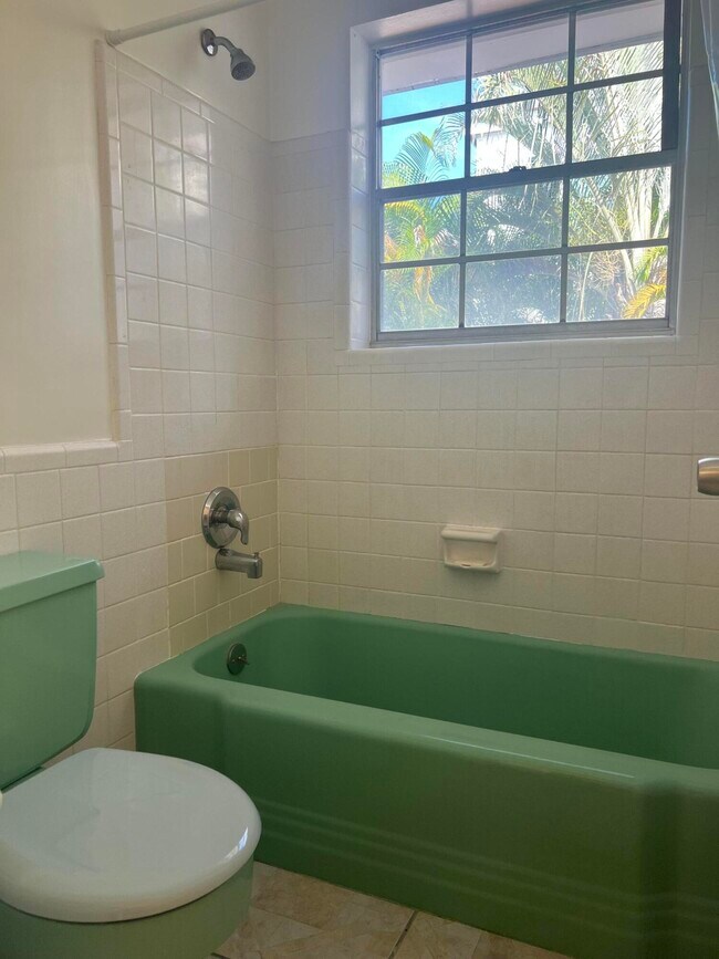 Building Photo - 136 Yacht Club Dr