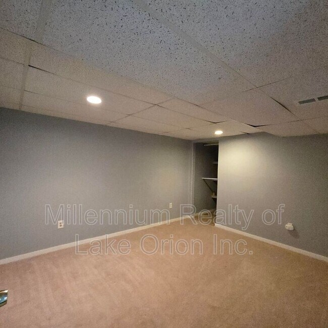 Building Photo - 730 Harry Paul Dr
