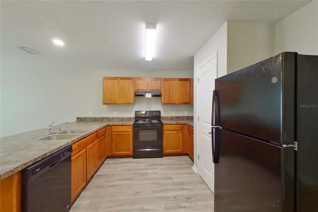 Building Photo - 315 NE 25th Terrace