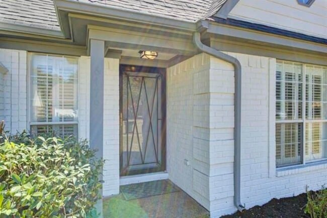 Building Photo - 6479 Stone Lake Dr