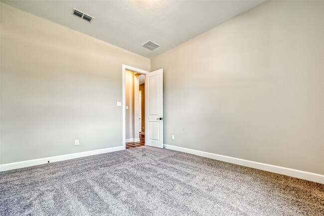 Building Photo - 610 Vineyard Hollow Ct