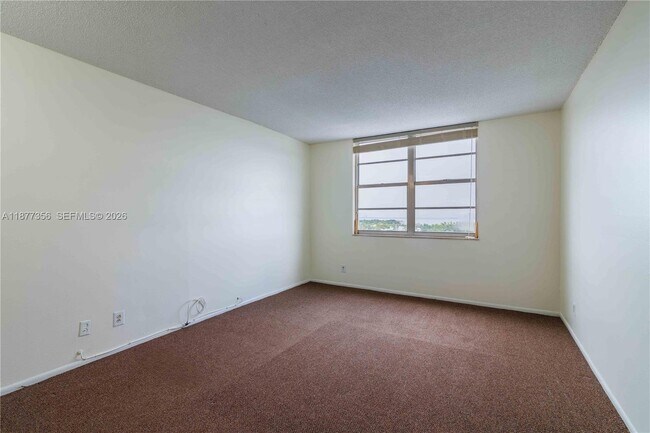 Building Photo - 6770 Indian Creek Dr