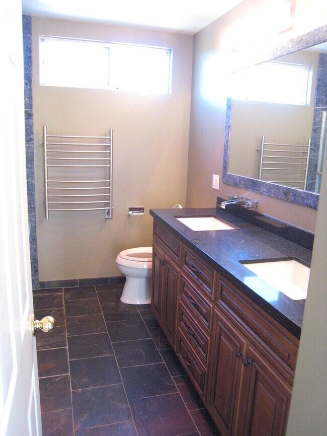 Building Photo - 3 Bedroom, 2.5 Bath Home in Sunset Glen (Mira Mesa)