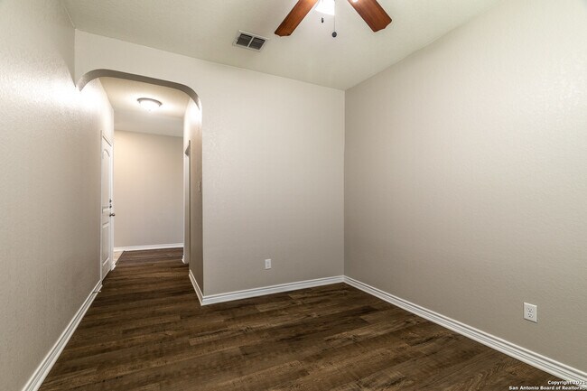 Building Photo - 682 Pond Springs