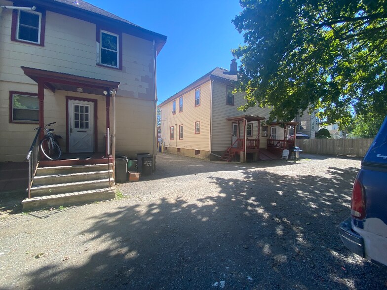 Building Photo - 275 S Main St