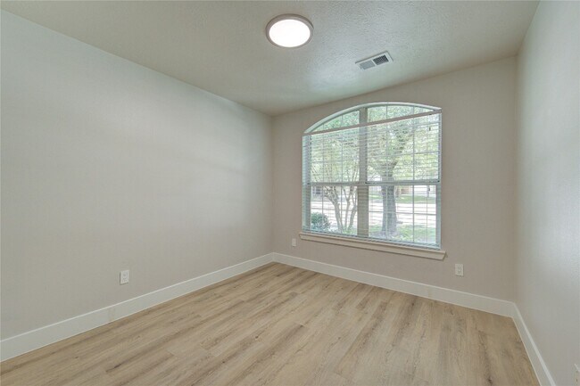 Building Photo - 4931 Lake Catherine Ct