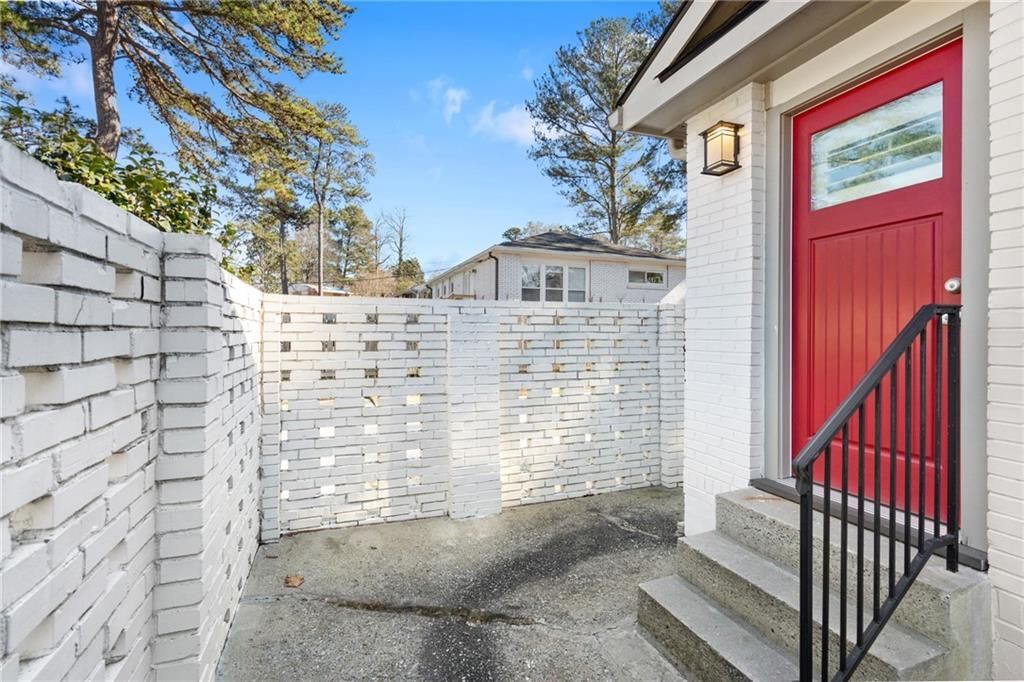 Building Photo - 2026 Harwinor Rd SE