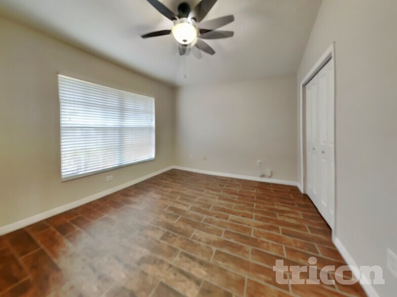 Building Photo - 6816 Monarch Park Dr