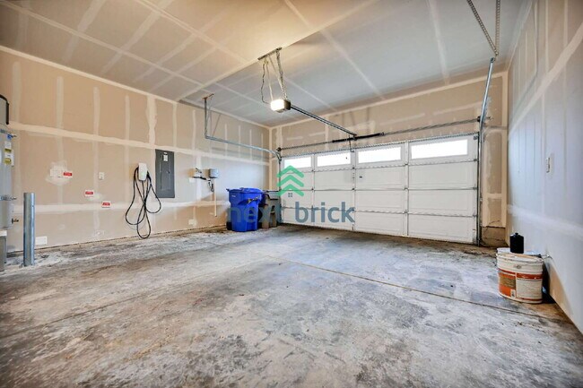 Building Photo - Stunning 4-Bed, 2.75-Bath Single-Family Home Ready for Rent!