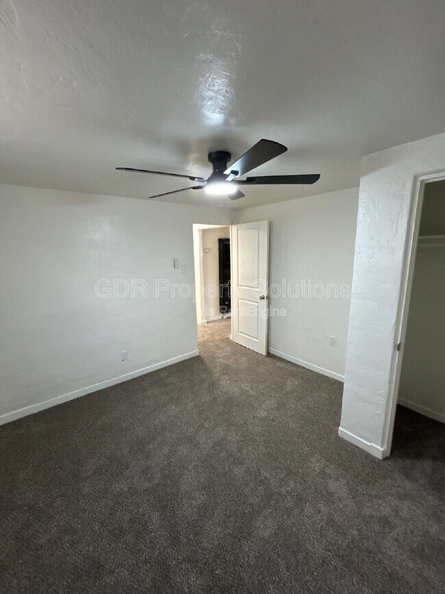 Building Photo - 3209 Burton Ave SE