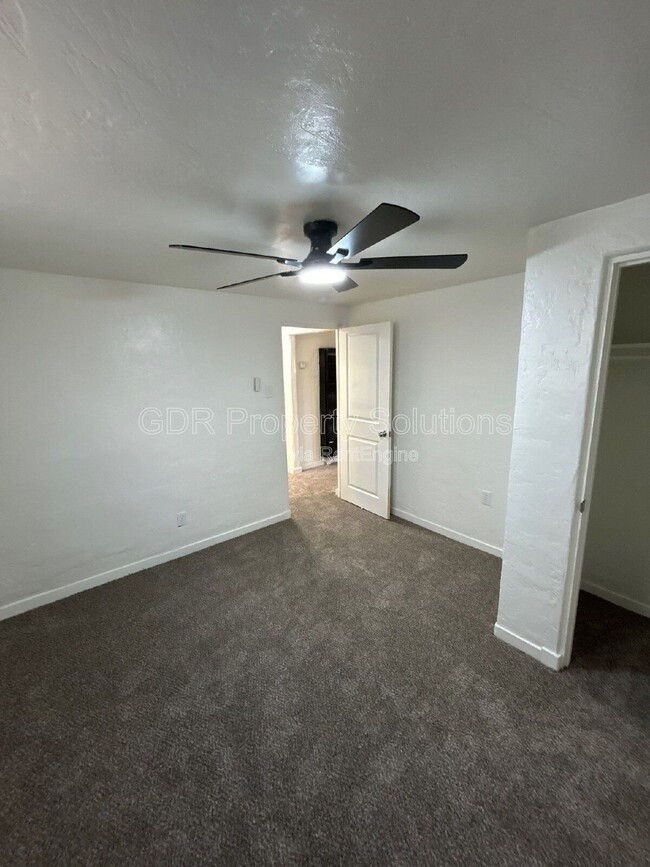 Building Photo - 3219 Burton Ave SE