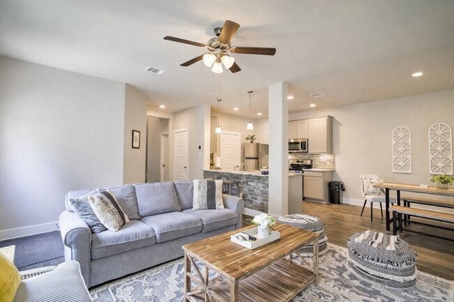 Building Photo - 11334 Burning Tree Dr