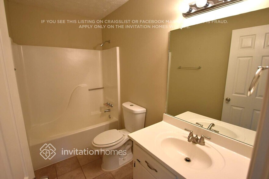 Building Photo - 911 Lebanon Pl