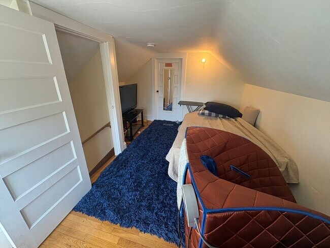 Building Photo - 11 Channing Rd