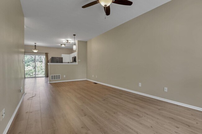 Building Photo - 1218 Green Dr