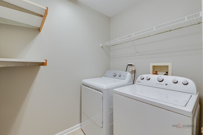 Building Photo - 496 Belvedere Ln