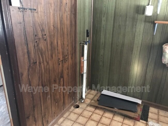 Building Photo - 503 NE 3rd St