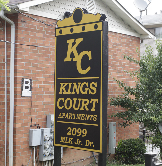 Building Photo - Kings Court Apartments