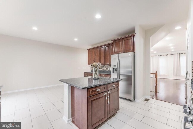 Building Photo - 25367 Wakestone Park Terrace