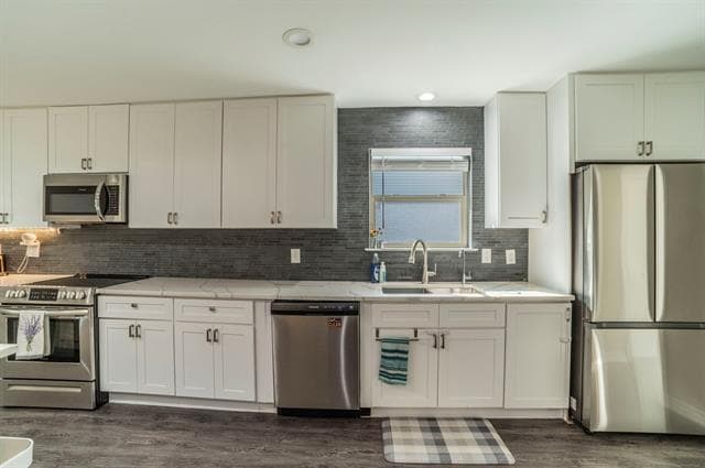 Building Photo - 2605 Briarwood Dr