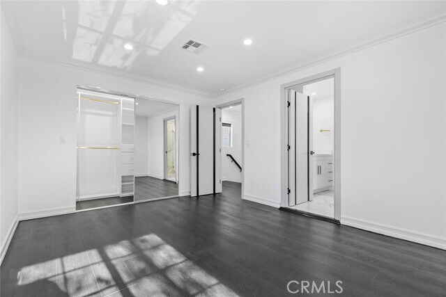 Building Photo - 11001 Collett Ave