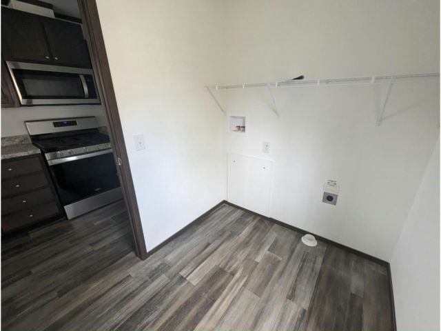Building Photo - 133 Maple Dr