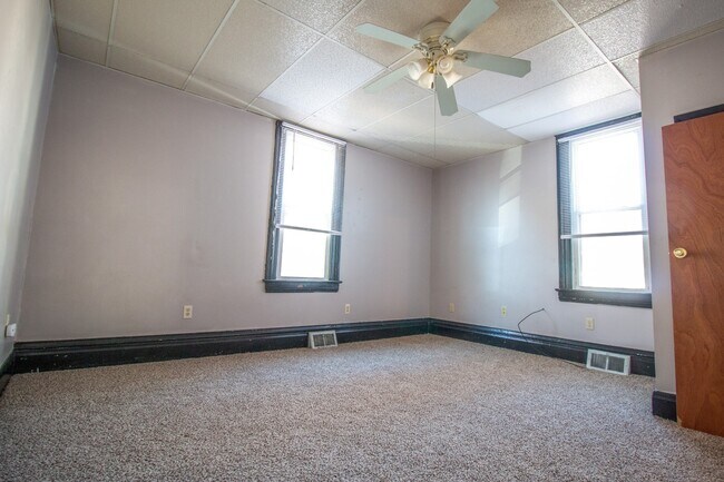 Building Photo - 454/456 Pine Street