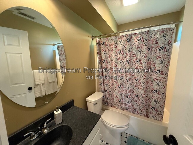 Building Photo - 7425 Pelbrook Farm Dr
