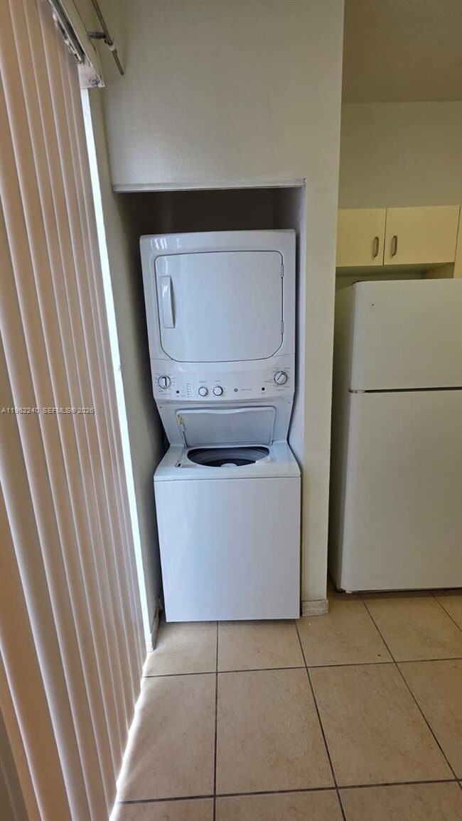 Building Photo - 148 SW 15th Rd