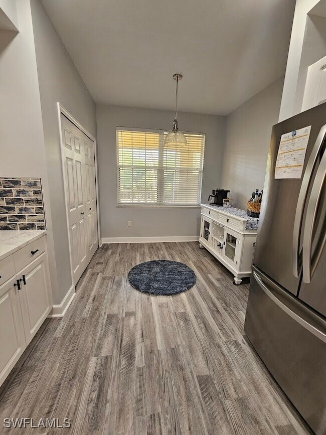 Building Photo - 10700 Ravenna Way