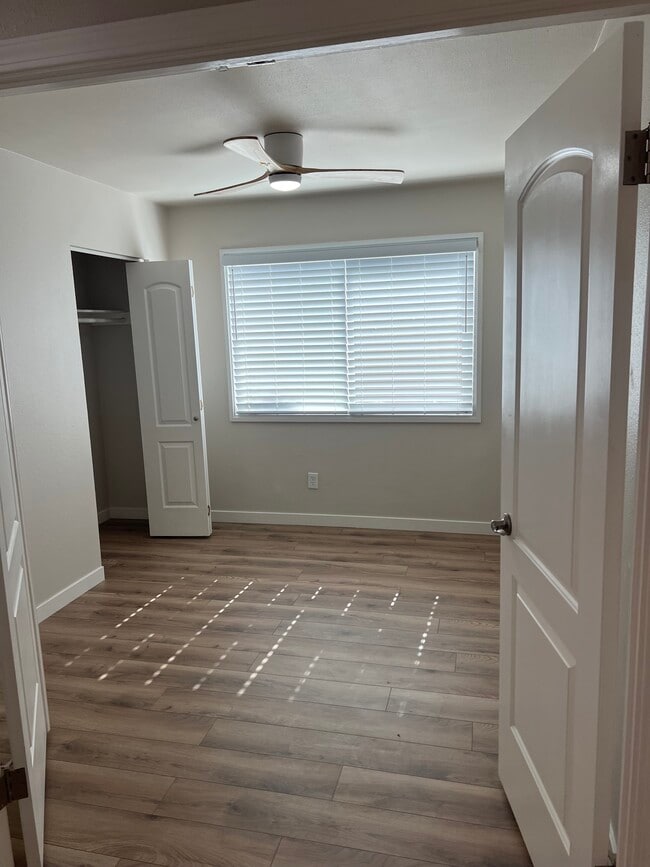 Building Photo - 10034 Via La Cantera