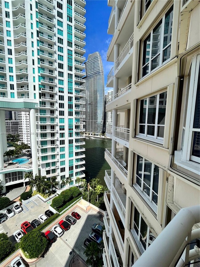 Building Photo - 888 Brickell Key Dr