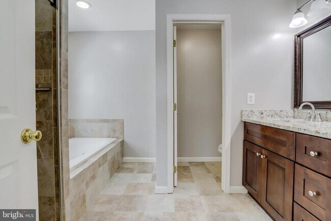 Building Photo - 6522 Trask Terrace