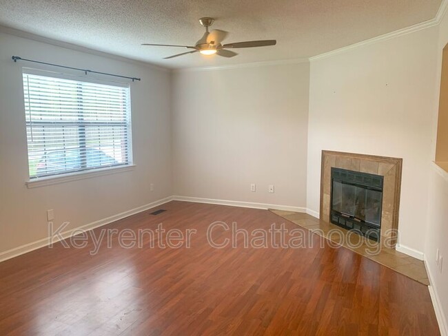 Building Photo - 8307 Iris Dr