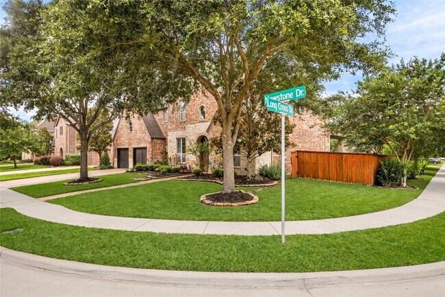 Building Photo - 20606 Newstone Dr