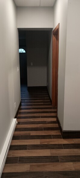 Hallway - 1029 Highway 65
