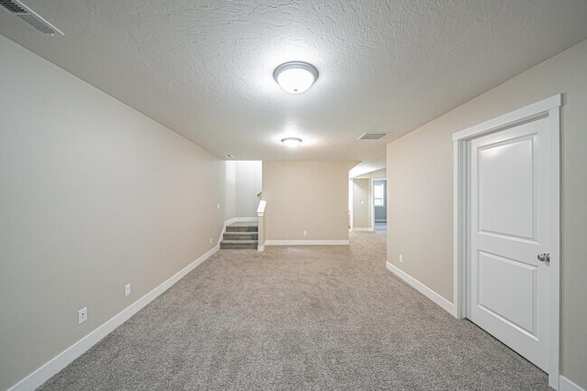 Building Photo - 2896 Blackwood