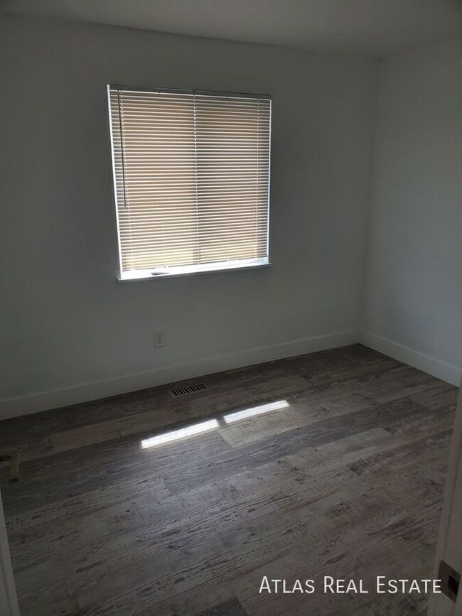 Building Photo - 7872 W 84th Ct