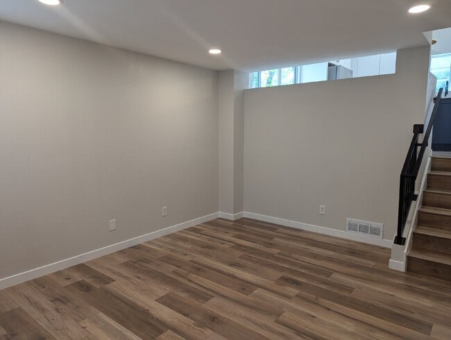 Building Photo - Fully Updated Littleton Home with Mountain...