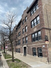 Building Photo - 3647 N Racine Ave